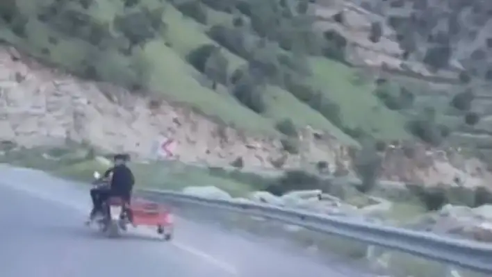 Köpeği motosikletle sürüklediler