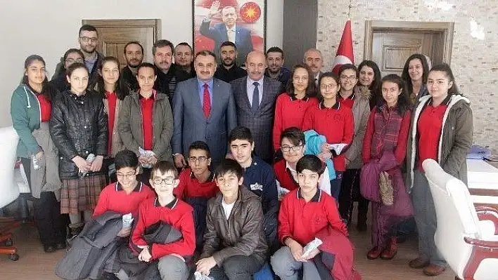 TEOG'da başarılı olan öğrencilerden Başkan Cabbar'a ziyaret