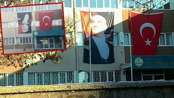 Ters asılan Atatürk posteri düzeltildi!