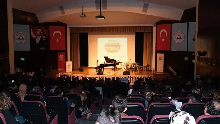 TEV 52'nci Yıl Etkinliklerinde Bursiyerler ve Bağışçılarını Buluşturdu
