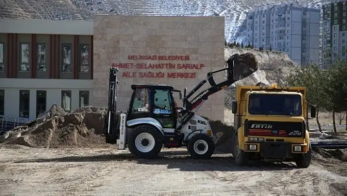 Tınaztepe Aile Sağlığı Merkezi çevre düzenlemesi başladı