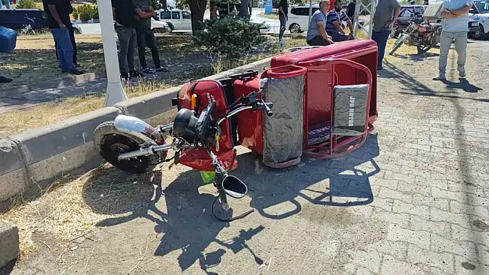 Kayseri plakalı tır ile çarpışan motosiklet sürücüsü yaşamını yitirdi