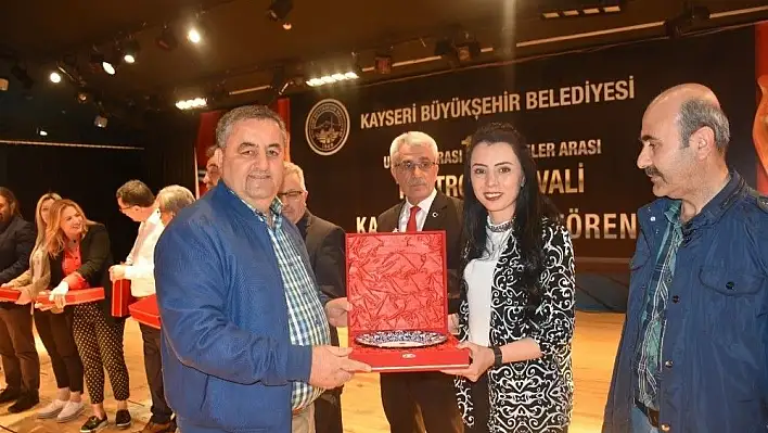 Tiyatro festivaline 20 ülke ve 81 ilin okullara katıldı
