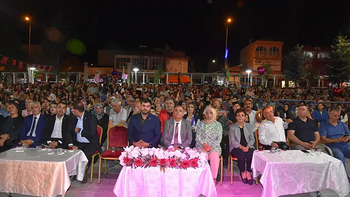 Tomarza Belediyesi'nde 'masrafsız' 30 Ağustos Zafer Bayramı kutlaması