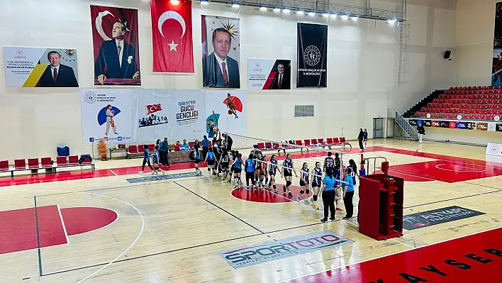 Tomarza Belediyespor Kız Voleybol Takımı evine galibiyet ile döndü!