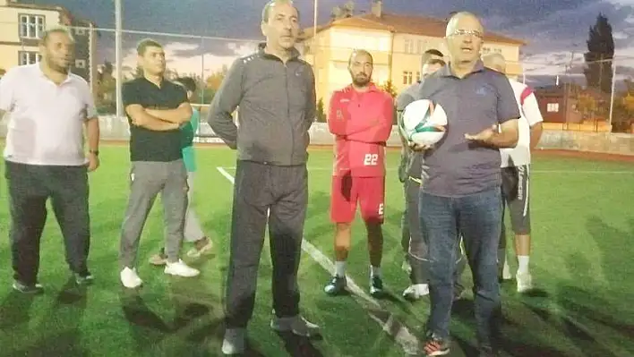 Tomarza Belediyespor sahaya indi