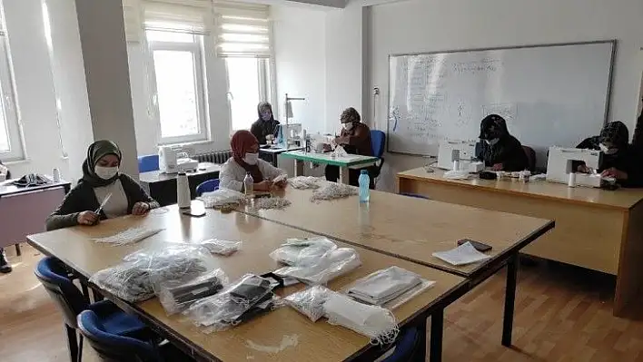 Tomarza'da günlük kaç maske üretiliyor?