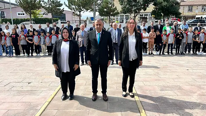 Tomarza'da ilköğretim haftası için tören düzenlendi!