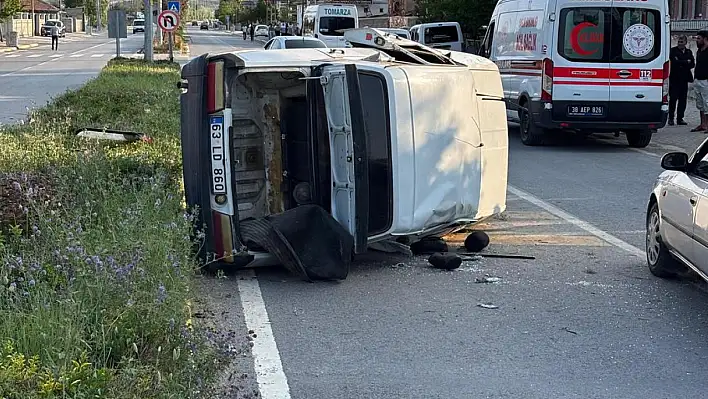 Tomarza'da kaza: 3 yaralı