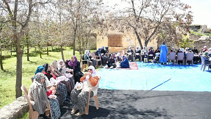 Tomarza'da vatandaşlar toplandı! Bakın ne için dua edildi?