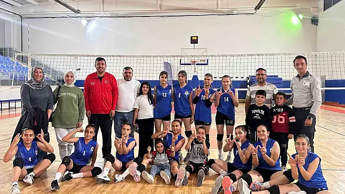 Tomarza Belediyespor 3 set üst üste kazandı