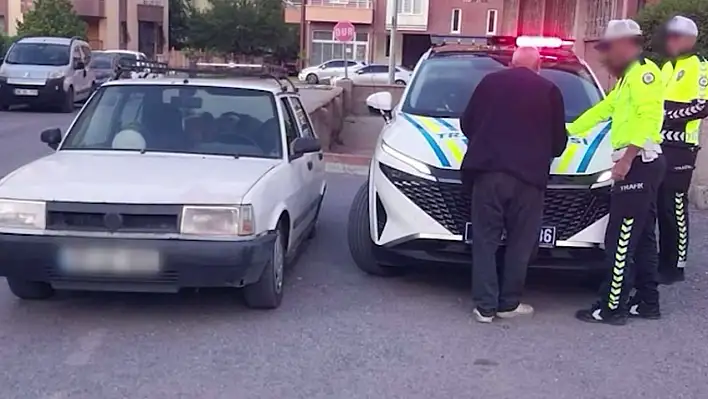 Trafikteki 3 aracı Kayseri Emniyeti affetmedi!