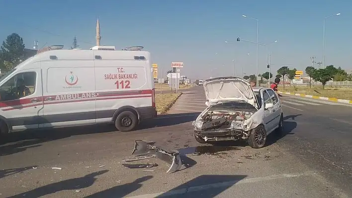 Kayseri Sivas kara yolunda kaza: 3 yaralı!