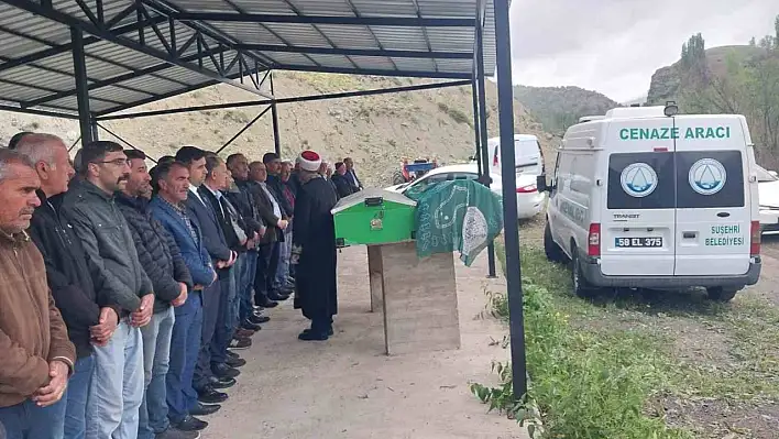 Ölü bulunan çift son yolculuğuna uğurlandı