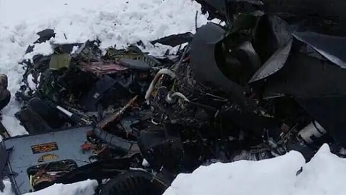 Tunceli'de düşen helikopterin enkazı kaldırılıyor
