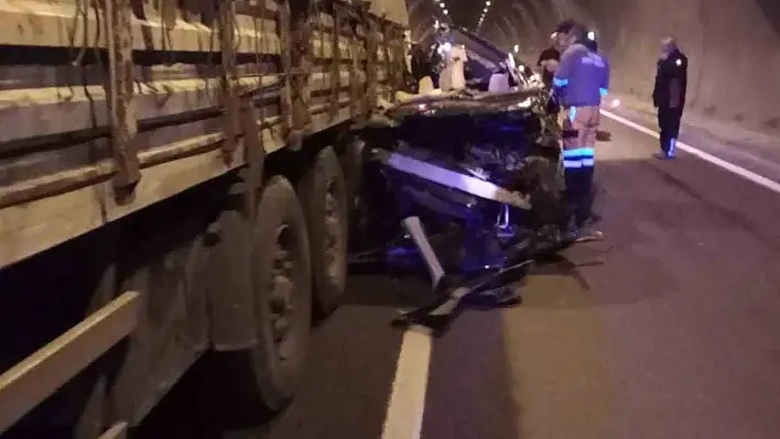 Tünelde kaza: 1 kişi öldü, 4 kişi yaralandı
