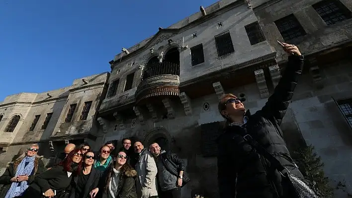 Turizmciler ve gazeteciler Kayseri'yi keşfediyor