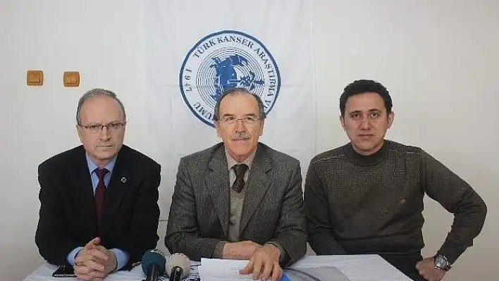 Türk Kanser Araştırma ve Savaş Derneği Kayseri Şube Başkanı Prof. Dr. Akif Özdemir: