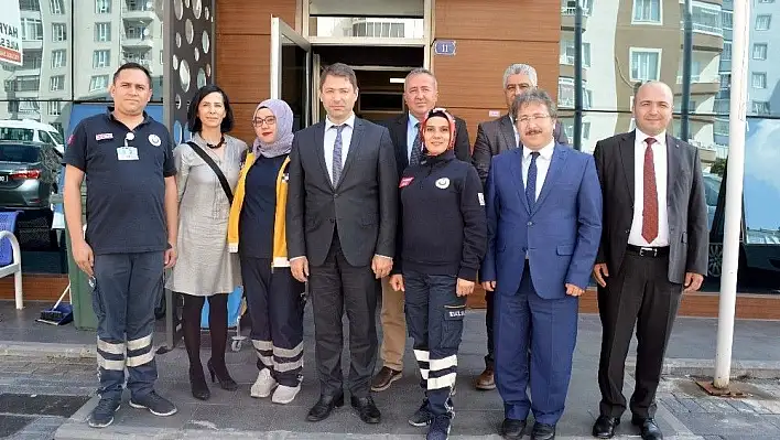 Türkiye genelinde 5 bin 400 ambulans ve 17 ambulans helikopter
