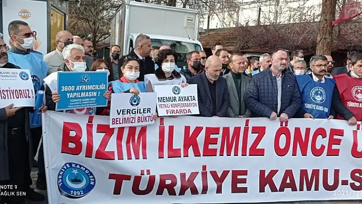 Türkiye Kamu-Sen Üyeleri'nden enflasyon ve eriyen maaş tepkisi: Adalet istiyoruz!