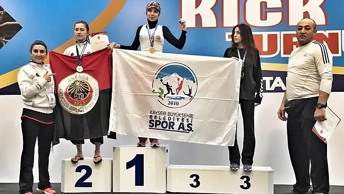 Türkiye Kickboks Turnuvası'nda  Kayserili sporcular madalyaları topladı