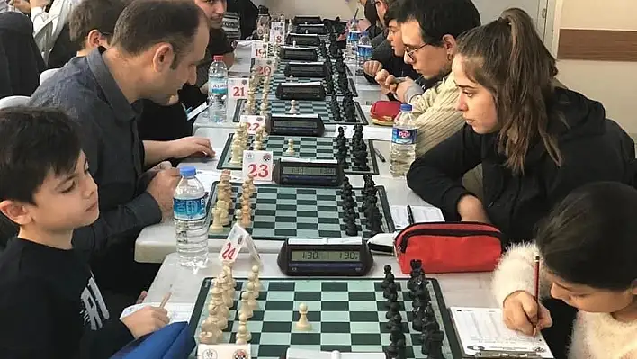 Türkiye Kupası Kayseri Satranç İl Birinciliği ilk 4 tur tamamlandı
