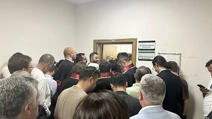 Türkiye'nin merakla beklediği davayı Ankara'da takip ettiler