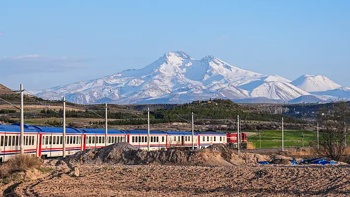 Türkiye'nin yeni turistik treni ilk seferine başlıyor