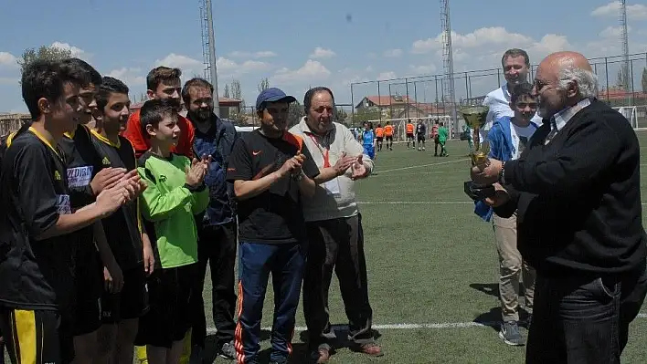 U-14 Ligi'nde Şampiyon Kocasinan Şimşekspor oldu