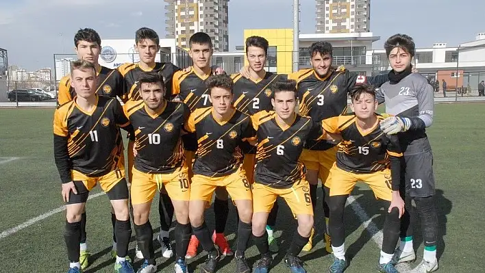 U-19 Ligi'nde zirveyi yakından ilgilendiren erteleme maçı yarın oynanacak
