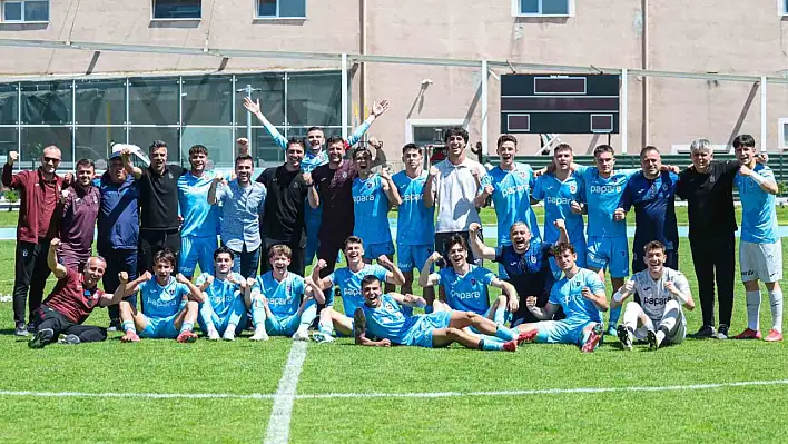 Bordo-Mavili gençler Kayseri'de taçlandı