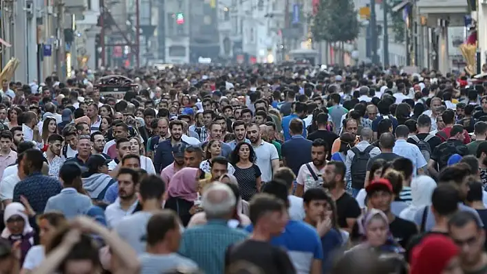 Üç kişiden biri icralık!
