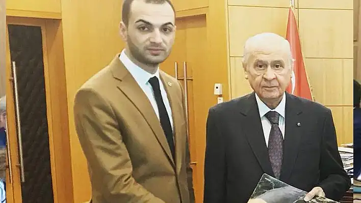 Ülkü Ocakları'ndan Bahçeli'ye 'Ferdi Tayfur'un taş plak' sürprizi