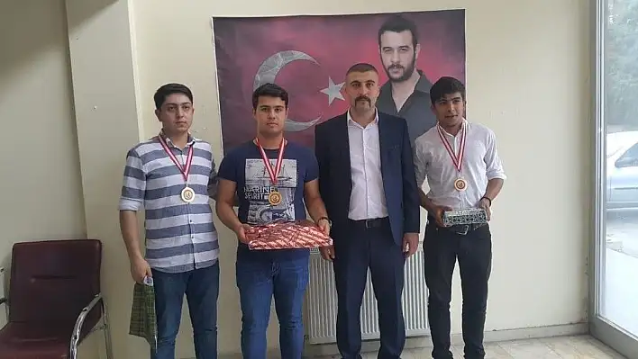 Ülkü Ocakları Satranç Turnuvası Düzenledi