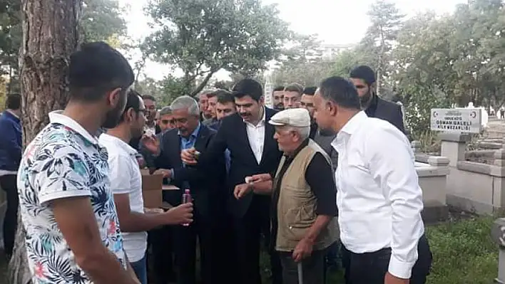 Ülkücü Şehit Bekir Çifter Kabri Başında Anıldı