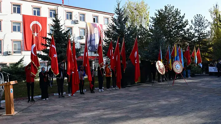 Ulu Önder Atatürk saygıyla anıldı