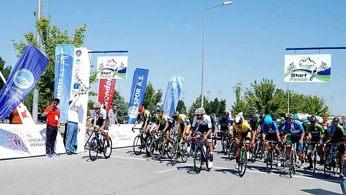 Uluslararası Bisiklet Yarışması Tomarza'da başladı