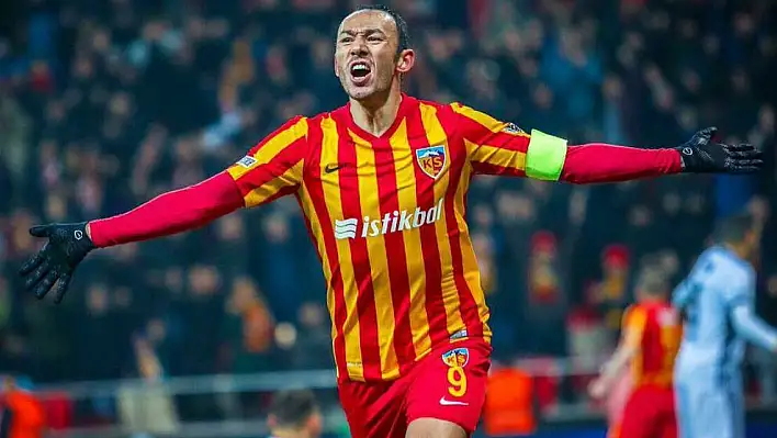 Umut Bulut 41 yaşında futbolu bıraktı