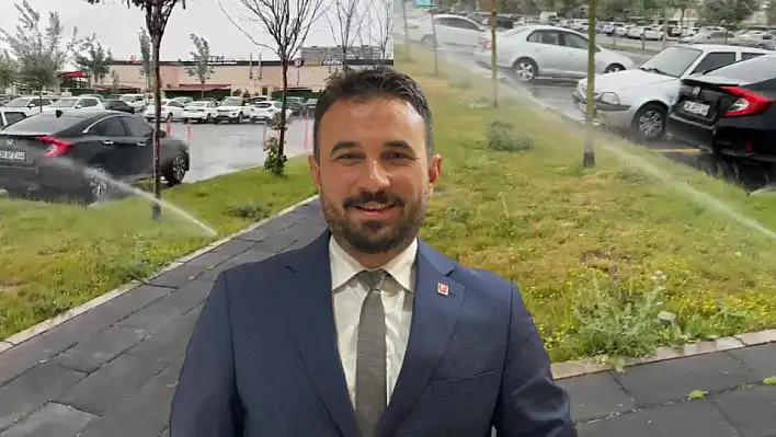 Ünalmış'tan belediyeye tepki: İsraf Bahçesi