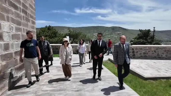 Ünlü yıldız Kayseri'ye çok yaklaştı