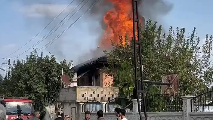 Uyuşturucu bağımlısı genç evini ateşe verdi