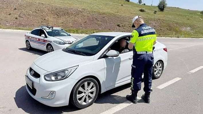 Uyuşturucu madde alarak trafiğe çıktı