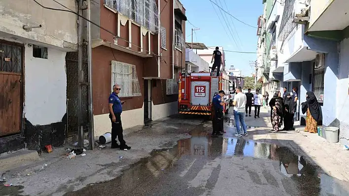 Uyuşturucu bağımlısı genç, evi ateşe verdi