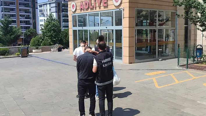 Uyuşturucu taciri 3 şahıs yakalandı