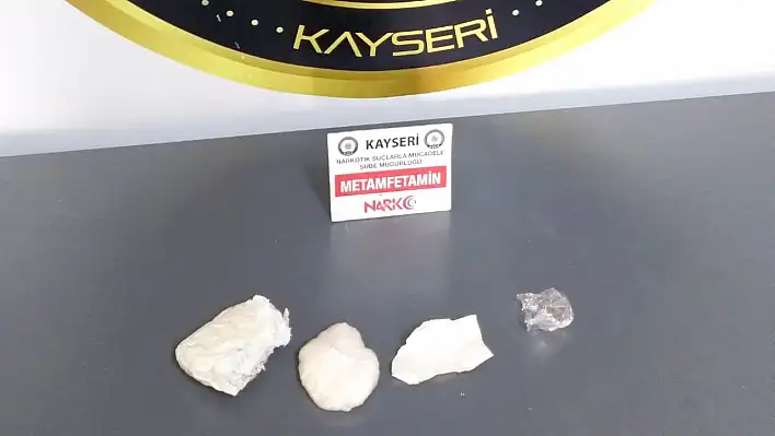 Uyuşturucu taciri polisten kaçamadı: 1 gözaltı