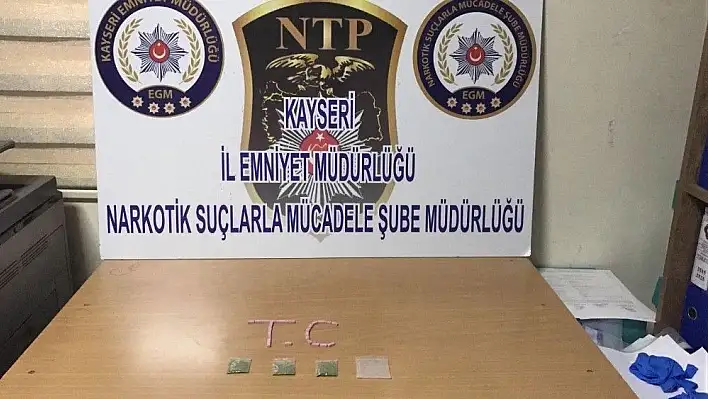 Uyuşturucu tacirleri kovalamaca sonrasında yakalandı