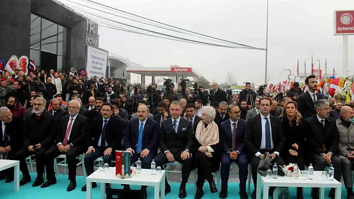 Bakan Varank, Dekoyap NG Kütahya Seramik mağazasının açılışına katıldı!