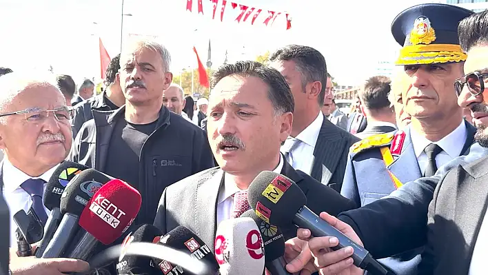 Vali Çiçek'ten dikkat çeken Cumhuriyet mesajı: Cesaret, inanç ve kararlılık