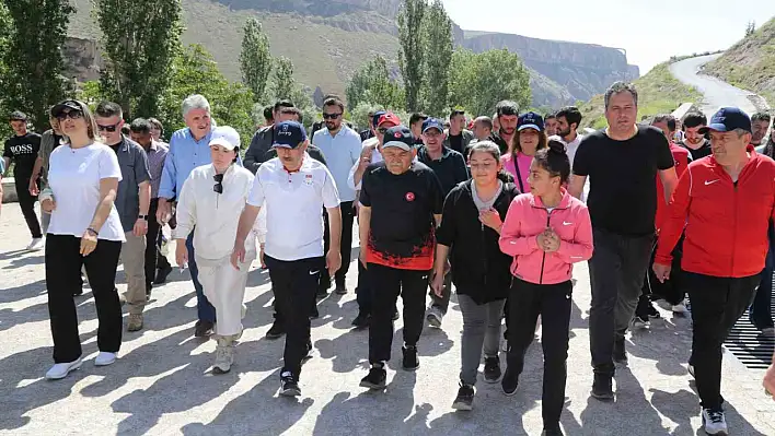 Protokol Soğanlı'da incelemelerde bulundu...