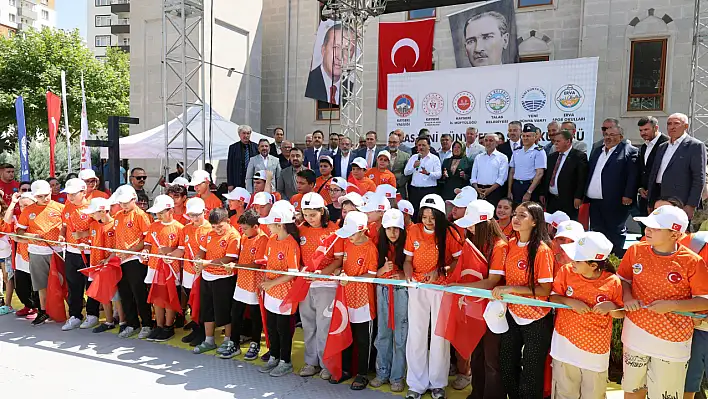 Vali'den açılışta Başkan Yalçın'a övgü yağdı!